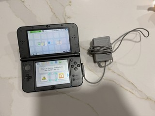 USED “new” 3DS XL NO STYLUS SOLD AS ISRead Description