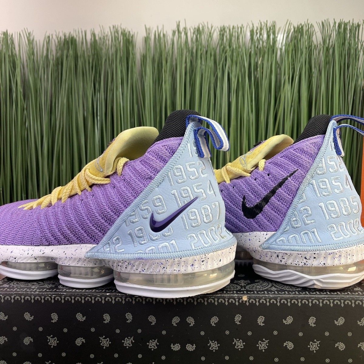 Nike Lebron XVI 16 Lakers Heritage Atomic Violet Mens Shoes CK4765