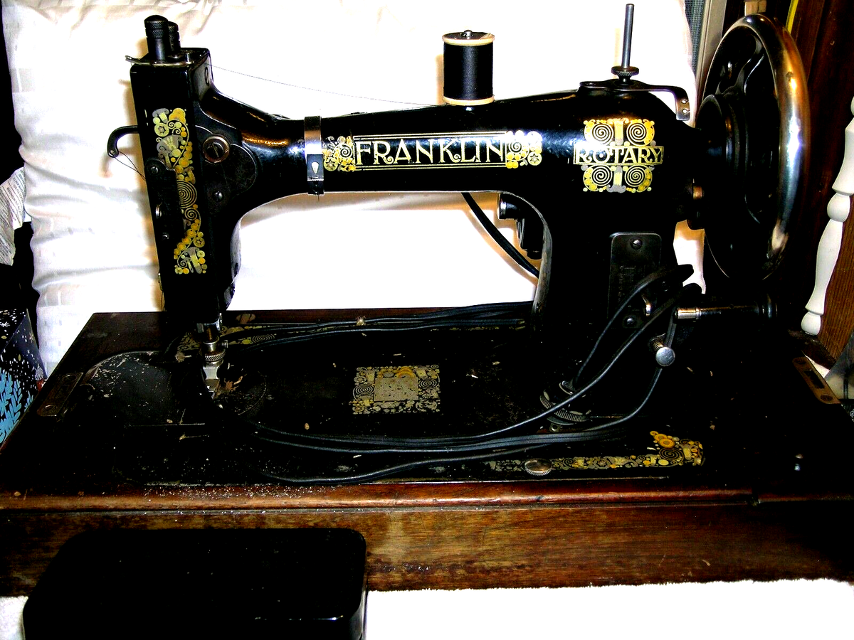 Franklin Portable Sewing Machine in Wooden Case / Attachments