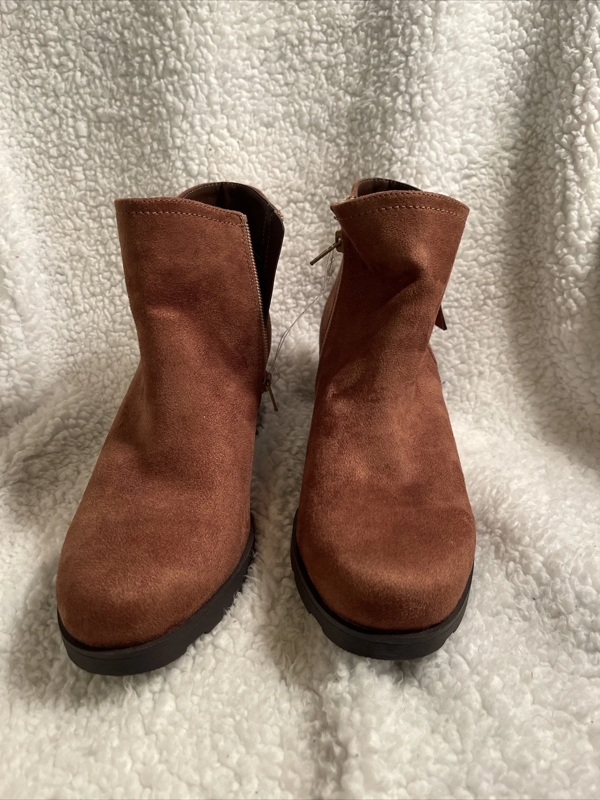 New Rialto Womens Suede Zipper Ankle Boots 9 1/2.