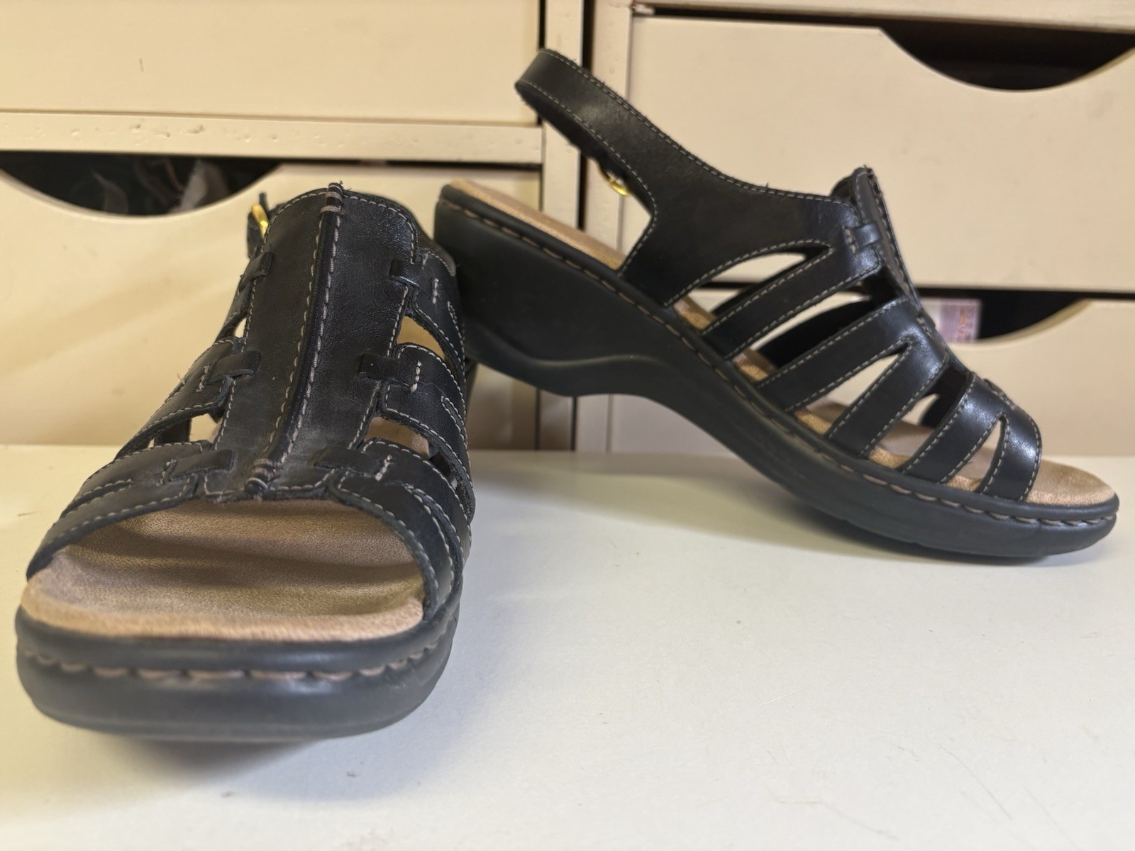 Clark’s Bendables Women’s Sandals Size 9 Black Leather Wedge Heel