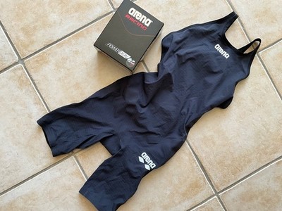 ARENA POWERSKIN CARBON PRO SCHWIMMANZUG closed back GR. 30