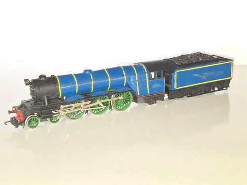 Hornby Flying Scotsman for Repairs or Spares. Motor working. 2 Rail DC. OO Scale