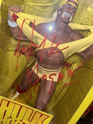 WWF WWE Hulk Hogan AUTOGRAPHED Hulkamania STORM 1:4 Scale Action