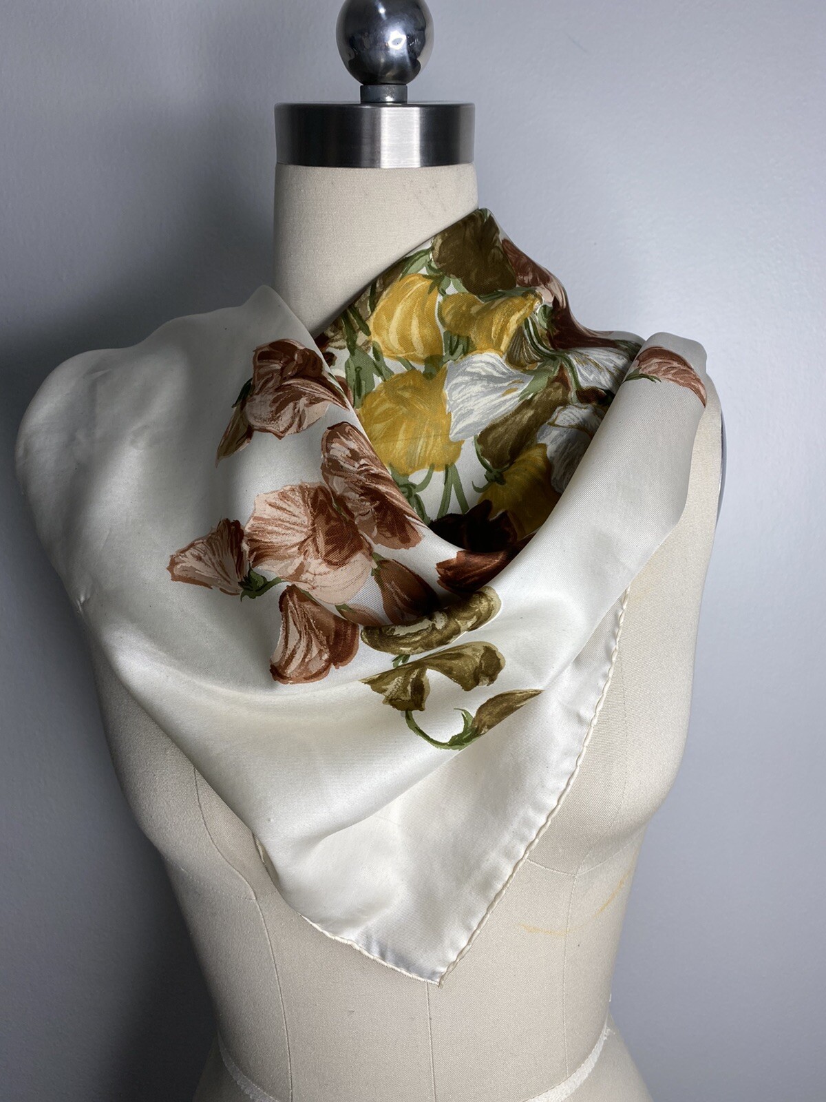 1950s Vintage KREIER scarf 100 Silk Swiss Made Switz… Gem