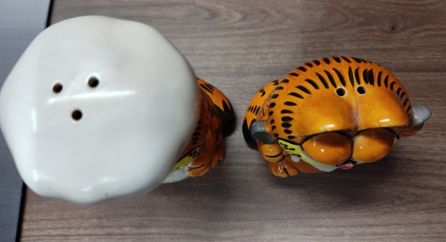 Garfield Salt and Pepper Shaker Set from 1981 eBay