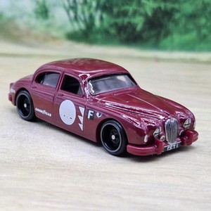 Hot Wheels Carte EU / Race Day 2025 75/250 Jaguar MK I - Blister Non Ouvert