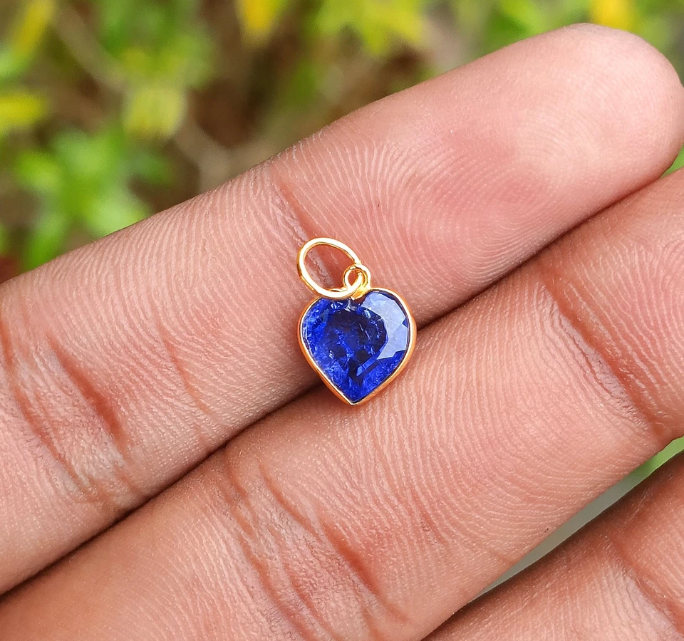 Handmade 18K Solid Gold Sapphire Heart Charm, Heart Gemstone Pendant - Image 4 of 4