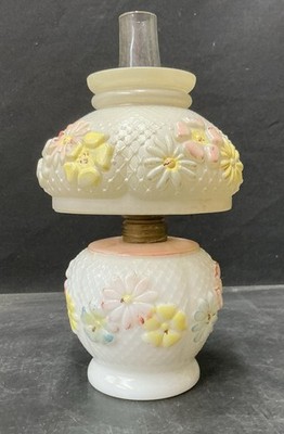 Daisy Cosmos Consolidated Oil Lamp And Shade EAPG