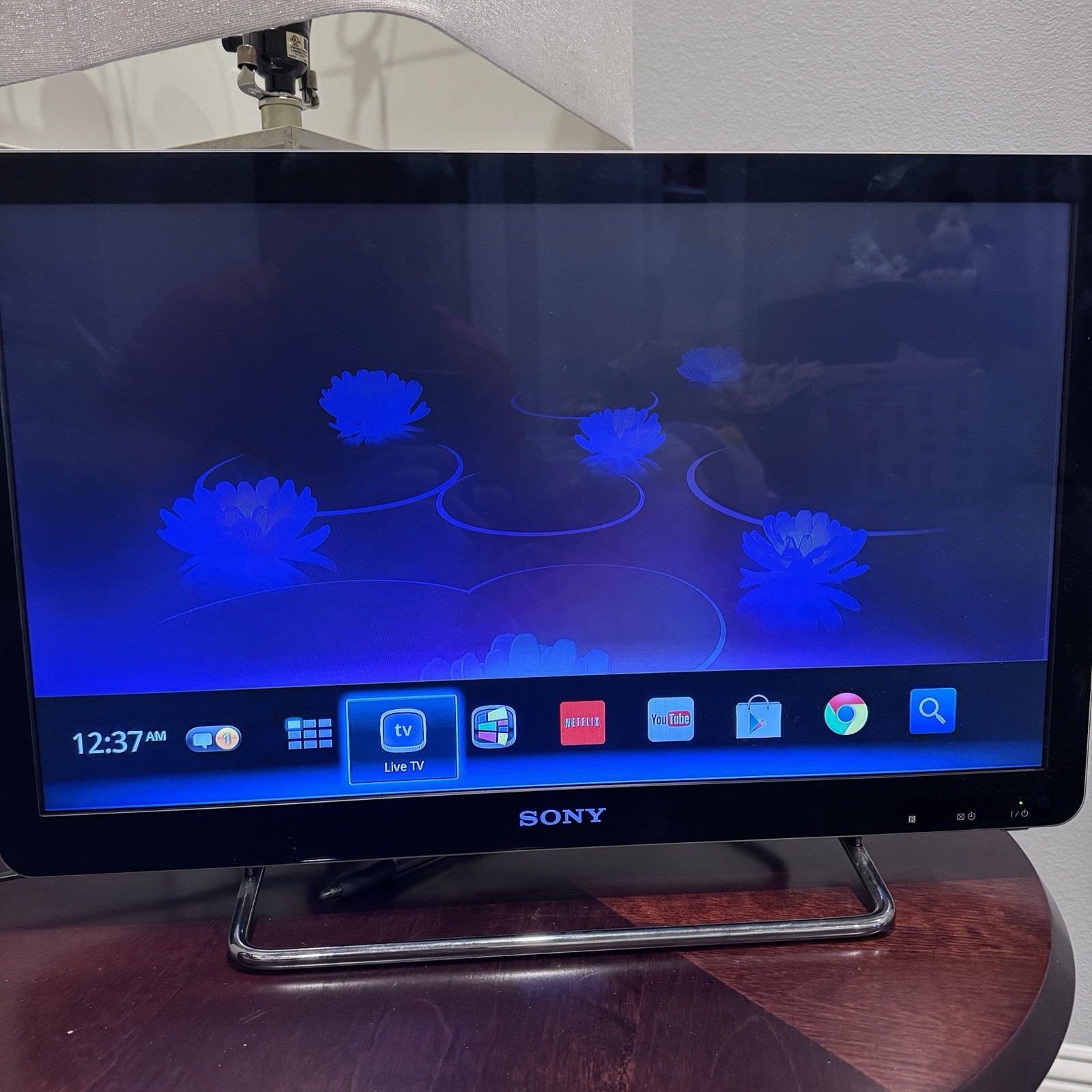 Pre-owned SONY NSX-24GT1 24-Inch HD Google TV With w Remote 4 HDMI 4 USB Ports