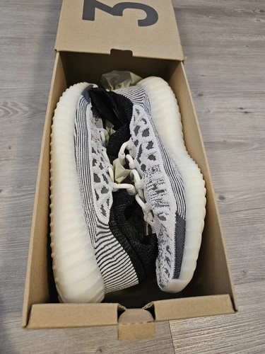 Yeezy 350 V2 CMPCT Panda UK10