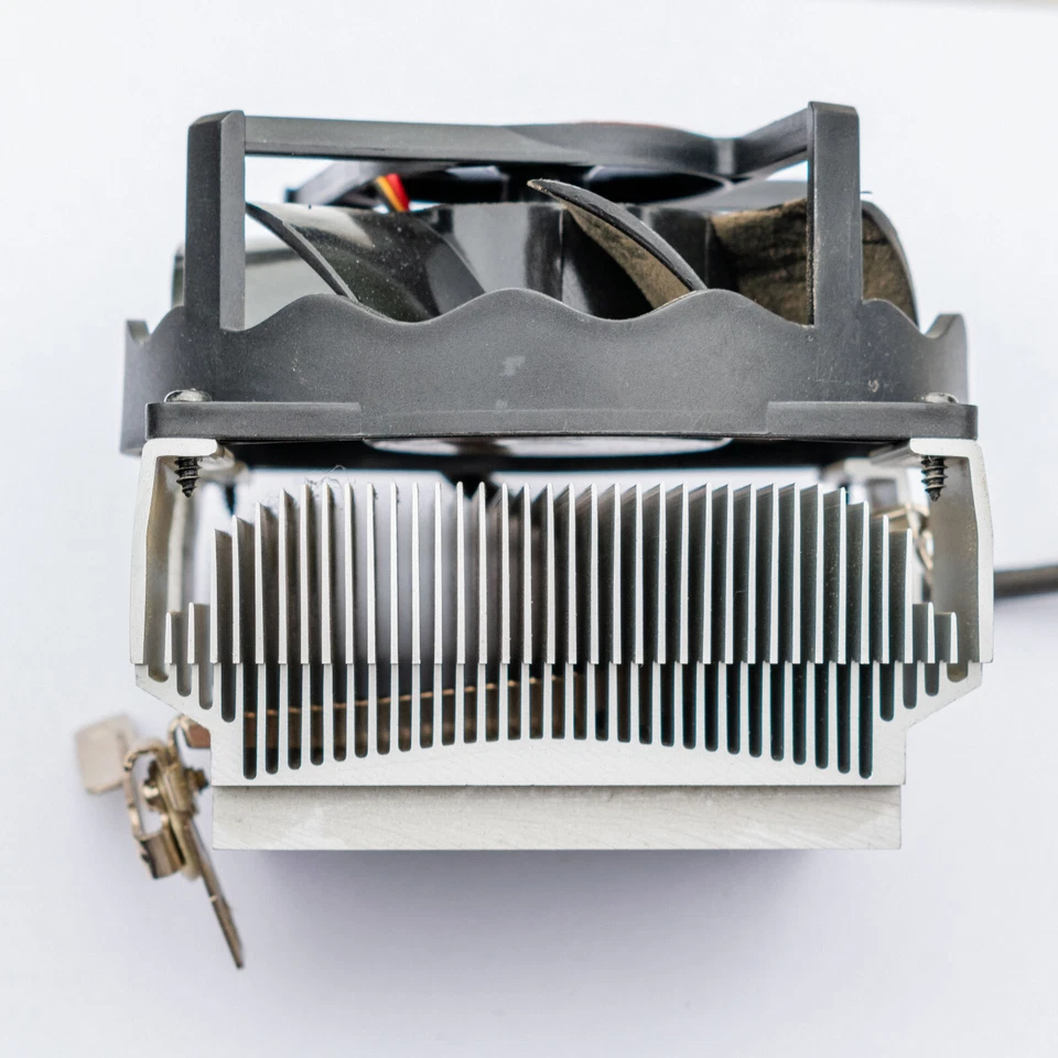 Thermaltake AMD Athlon 64 Socket 754 939 Heatsink Fan Cooler Retro Aluminum - Image 3 of 4