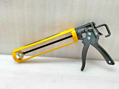 TAJIMA CONVOY JUST SEALANT CAULKING GUN WITH A BARREL BODY AND 71 TWIN THRUST