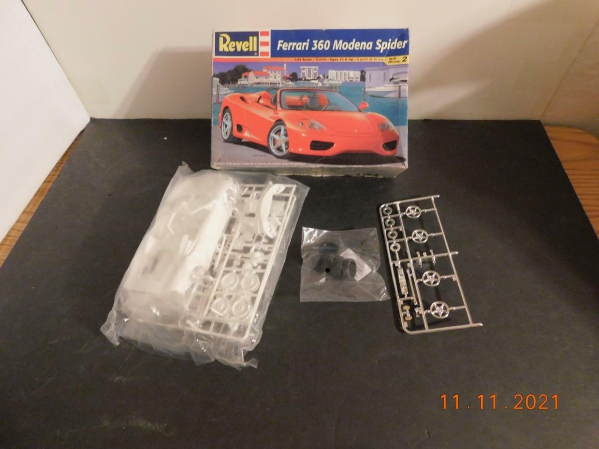 1/24 Kit di montaggio in plastica Ferrari 360 Spider Art. 07085 Revell