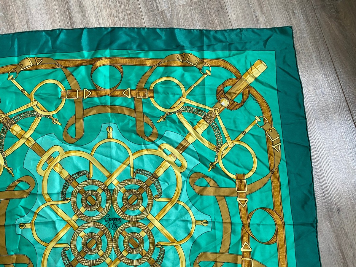 エルメス　HERMES　Eperon d'or　シルク　スカーフ　緑　グリーン エルメス HERMES Eperon d'or シルク スカーフ 緑 グリーン エルメス