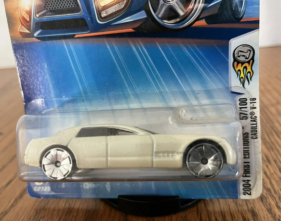 Cadillac V-16 2004 Hot Wheels blanco primeras ediciones 57/100 exclusivo de Kmart 057 Foto 4 de 4