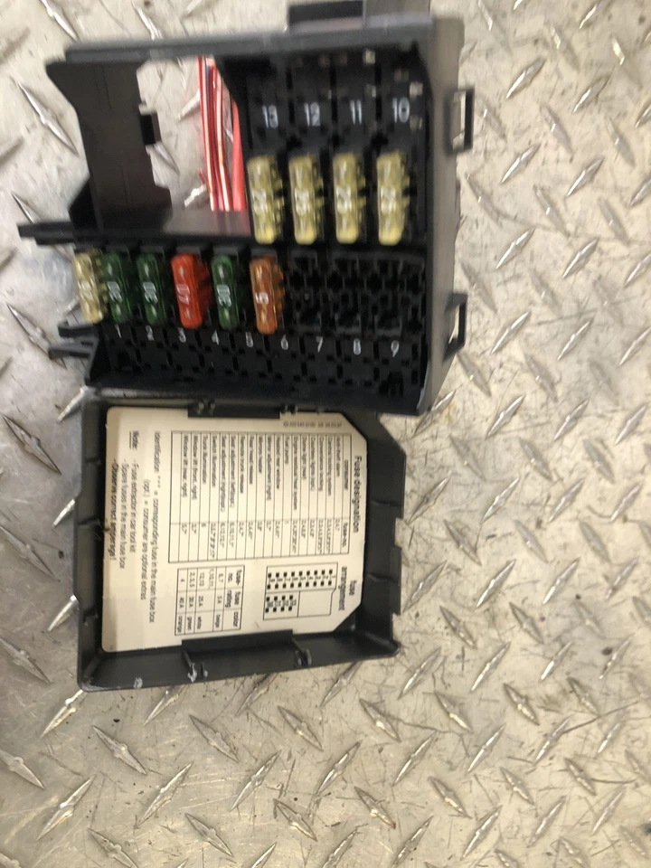 1998 梅赛德斯奔驰 C280 W202 机舱保险丝盒总成已测试 Oem — 第 4/4 张图片