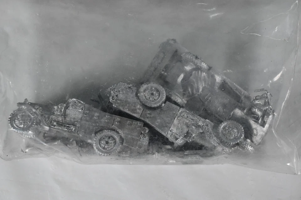 Command Decision Miniatures 15mm CD-432 Lend Lease Wh. Scout Cars - Image 2 of 4