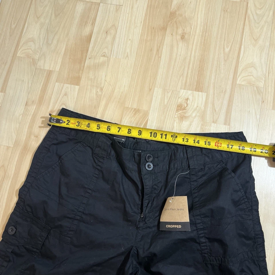 Shorts cargo Calvin Klein feminino novo com etiquetas cropped preto tamanho 16 - Imagem 3 de 4