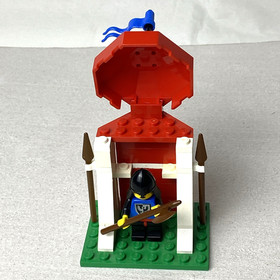 Lego - Black Falcons  - 6035 - Castle Guard - 99% Complete