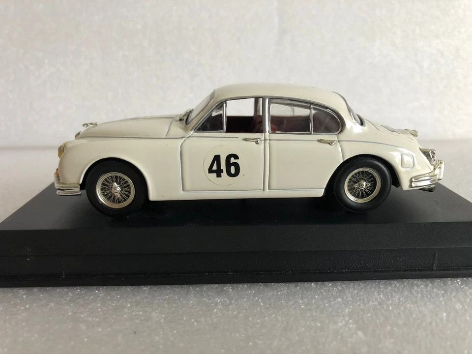 JAGUAR MKII 3.8L BSCC Silverstone 1960 Salvadori (V13) VITESSE 1/43 - Photo 2/4