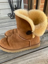 UGG Australia Bailey Button II Boots Women's US 8 Chestnut Suede 5803 EUC