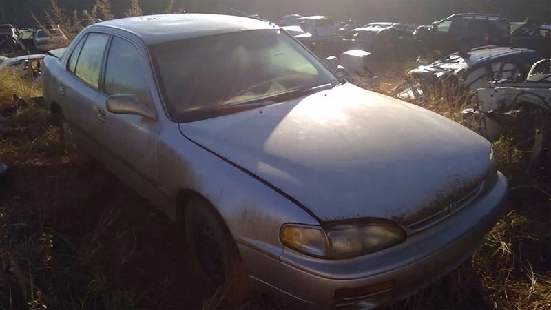 Radiador 4 cilindros compatível com 92-96 Toyota Camry fabricante de equipamento original - Imagem 2 de 4