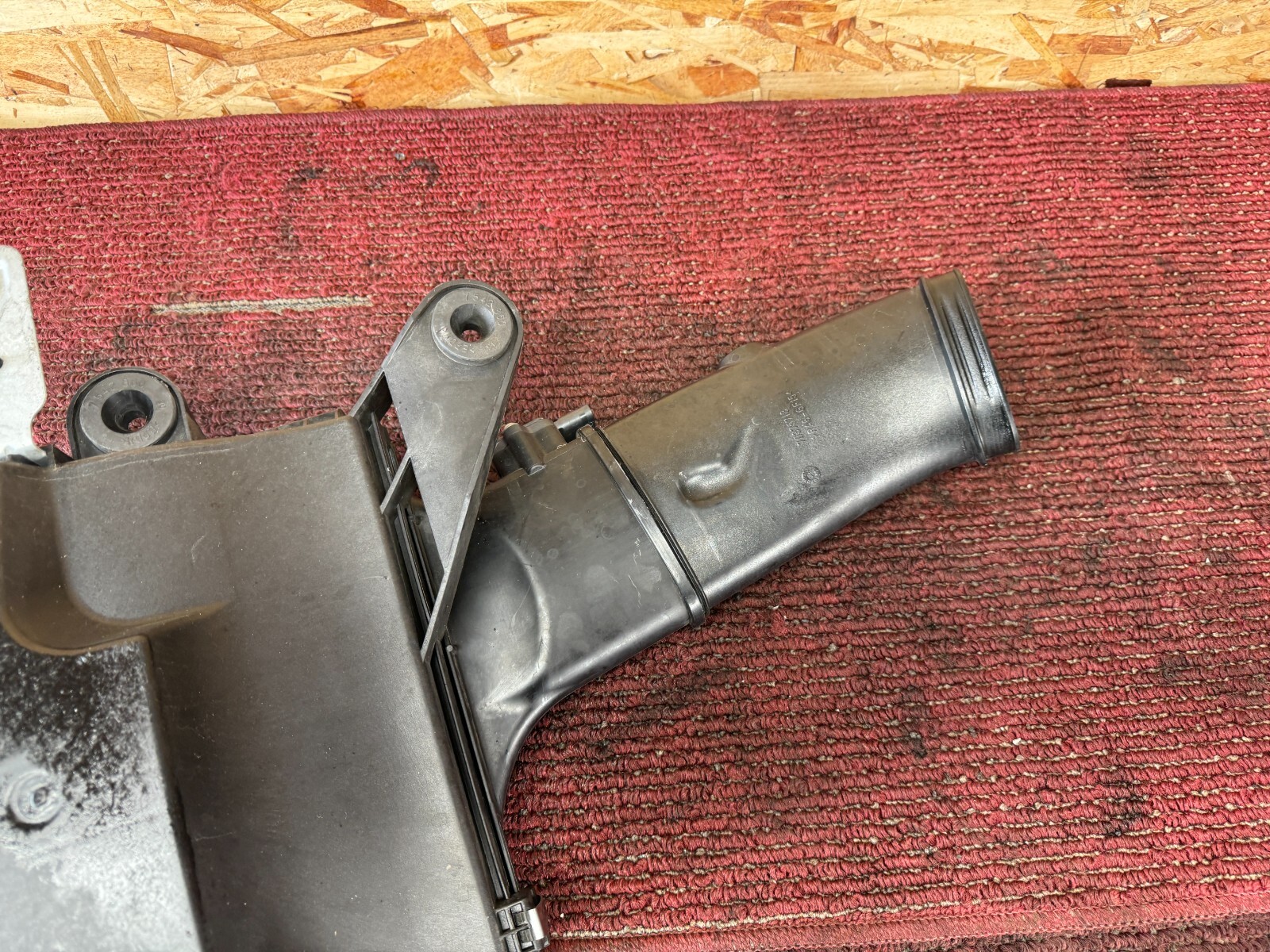 BMW 20112015 E90 E92 E84 E82 N55 ENGINE AIR INTAKE FILTER CLEANER BOX