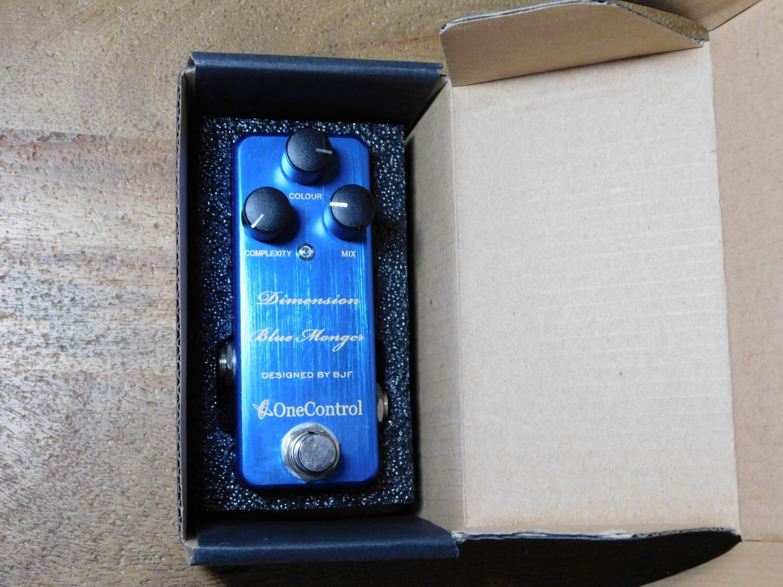 One Control Dimension Blue Monger Modulation Pedal New Old Stock !