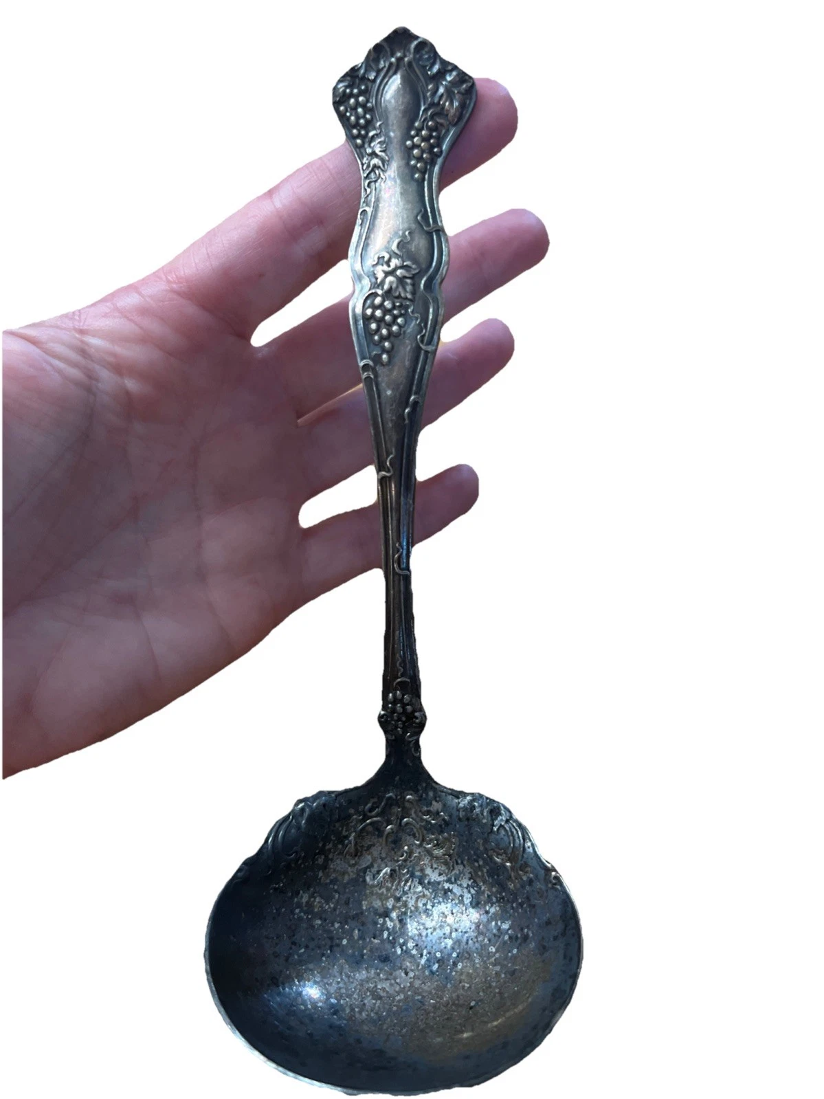 1847 Rogers XS Triple VINTAGE GRAPE Gravy Ladle Silverplate 1904 Antique