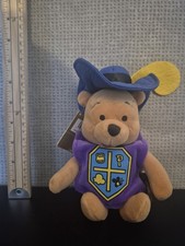 Peluche vintage Disney Store Winnie the Pooh cavaliere moschettiere - berretto 8" nuovo con etichette