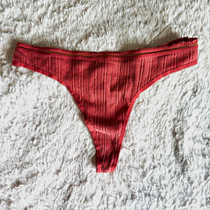 Victoria’s Secret Women’s Thong/String Panties Ribbed Solid Pink Stretch L/G