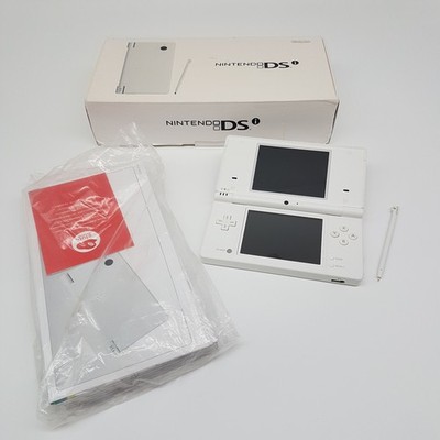 Nintendo DSi - Weiß - Handheld Spielekonsole in OVP mit Stift und Spiel
