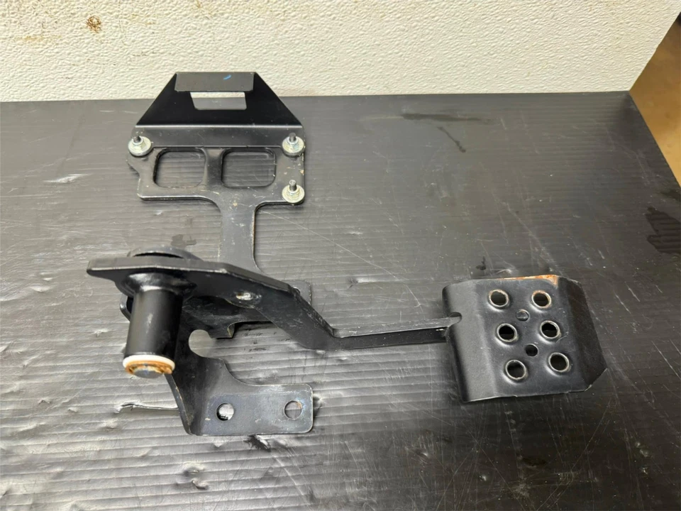 Pedal de freno y soporte de montaje OEM Polaris RZR 570 900 1000 Turbo Trail 2014-2025 Foto 2 de 2