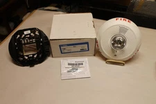 System Sensor PC2WL Ceiling Mount Fire Horn Strobe Clear Lens 2 Wire White NEW ^