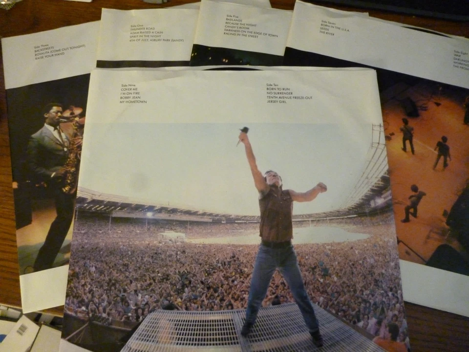 Bruce Springsteen & the E Street Band - Live 1975-85  5 LPs - Columbia  C5X40558 - Image 3 of 4