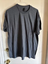 NWOT Gilden Men’s Size XL Plain Gray T-shirt 
