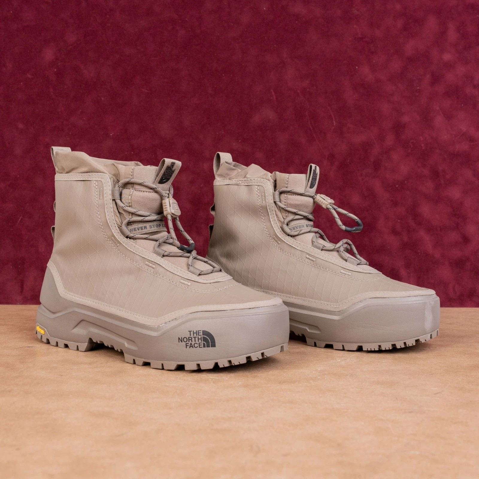 The North Face Unisex Base Camp Waterproof Sand Hiking Boots sz M6 W8
Opens in a new window or tab