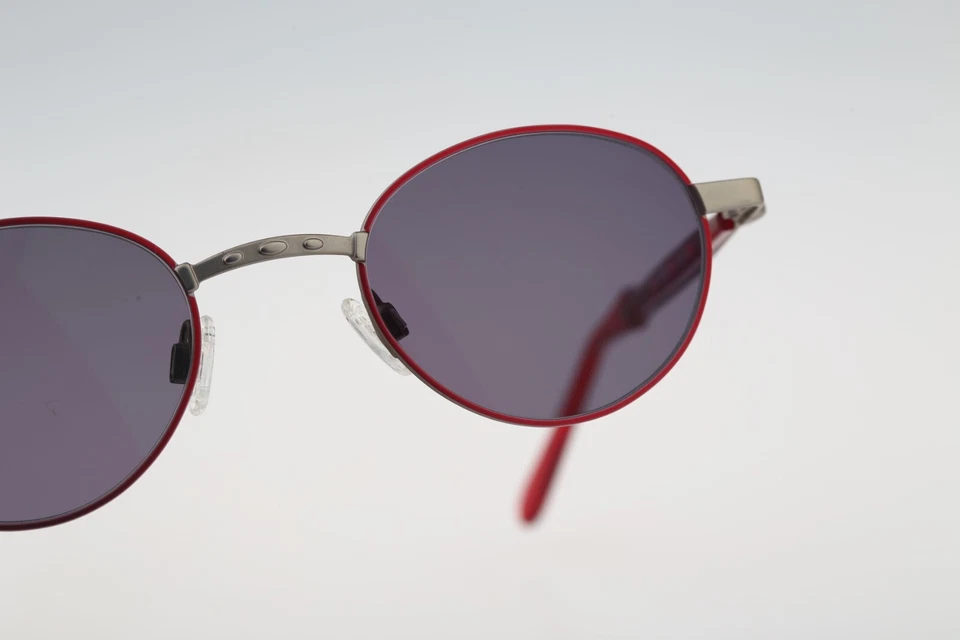 Robert Rudger 0027 148 F5, Gafas de sol redondas pequeñas plateadas y rojas vintage años 90 nuevas de stock Foto 4 de 4