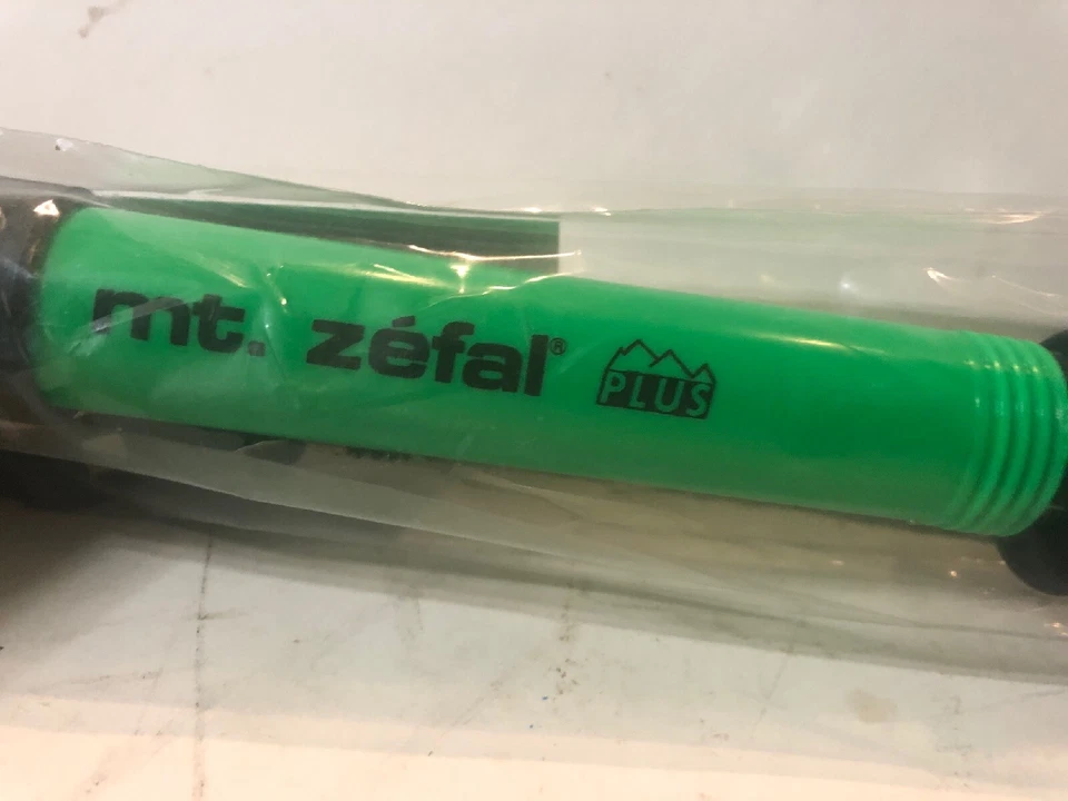 Nos Mt. Zefal Plus Schrader/Presta Válvulas Verde Bomba Tamaño Pequeño Foto 3 de 4