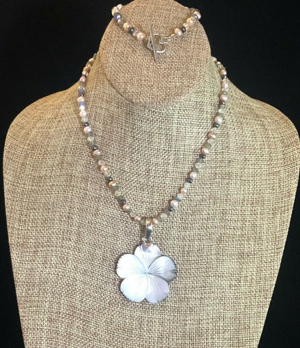 Carved Mother of Pearl Flower Necklace 