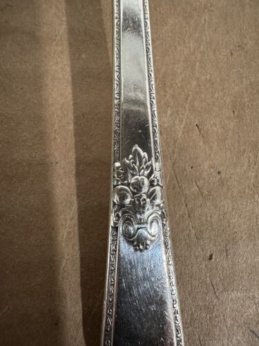 1847 Rogers Bros ADORATION Silverplate Flatware Silverware Vintage 38 Pcs. W/Box - Picture 16 of 17