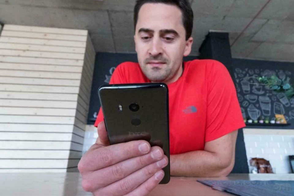 HTC U11+ 4G LTE 64GB 128GB ROM Dual SIM 6" GPS Wifi 12MP Android Smart Phone - Image 2 of 4