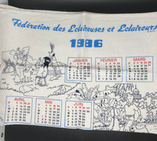 HERGE - TINTIN - TISSU CALENDRIER - SCOUTISME 1986 ( TBE )