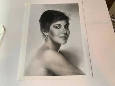 Helen Reddy Unsigned Vintage Publicity Photo Size 8x10 B&W Celebrity ...
