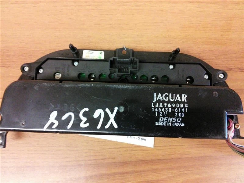 Temperature AC Control Non-Heated Windshield OEM 1997-2006 Jaguar XK8 - Image 2 of 4