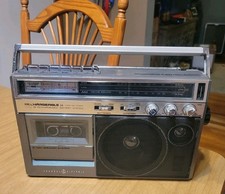 General Electric Vintage Boombox Model No. 3-...