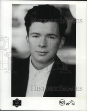 1989 Press Photo Musician Rick Astley - pip15713