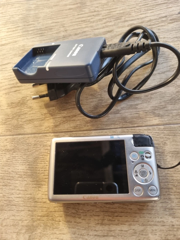 canon Ixus 130 pc1472 14.1 mega pixel Digital Camera Working Memory Card Charger - Image 2 of 4