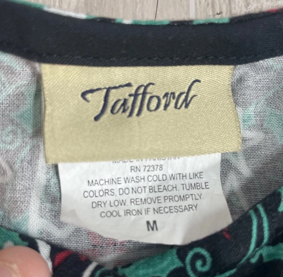 Tafford Scrub Long Sleeve Lab Coat Women’s Size M Pockets Christmas Theme - Image 3 of 4